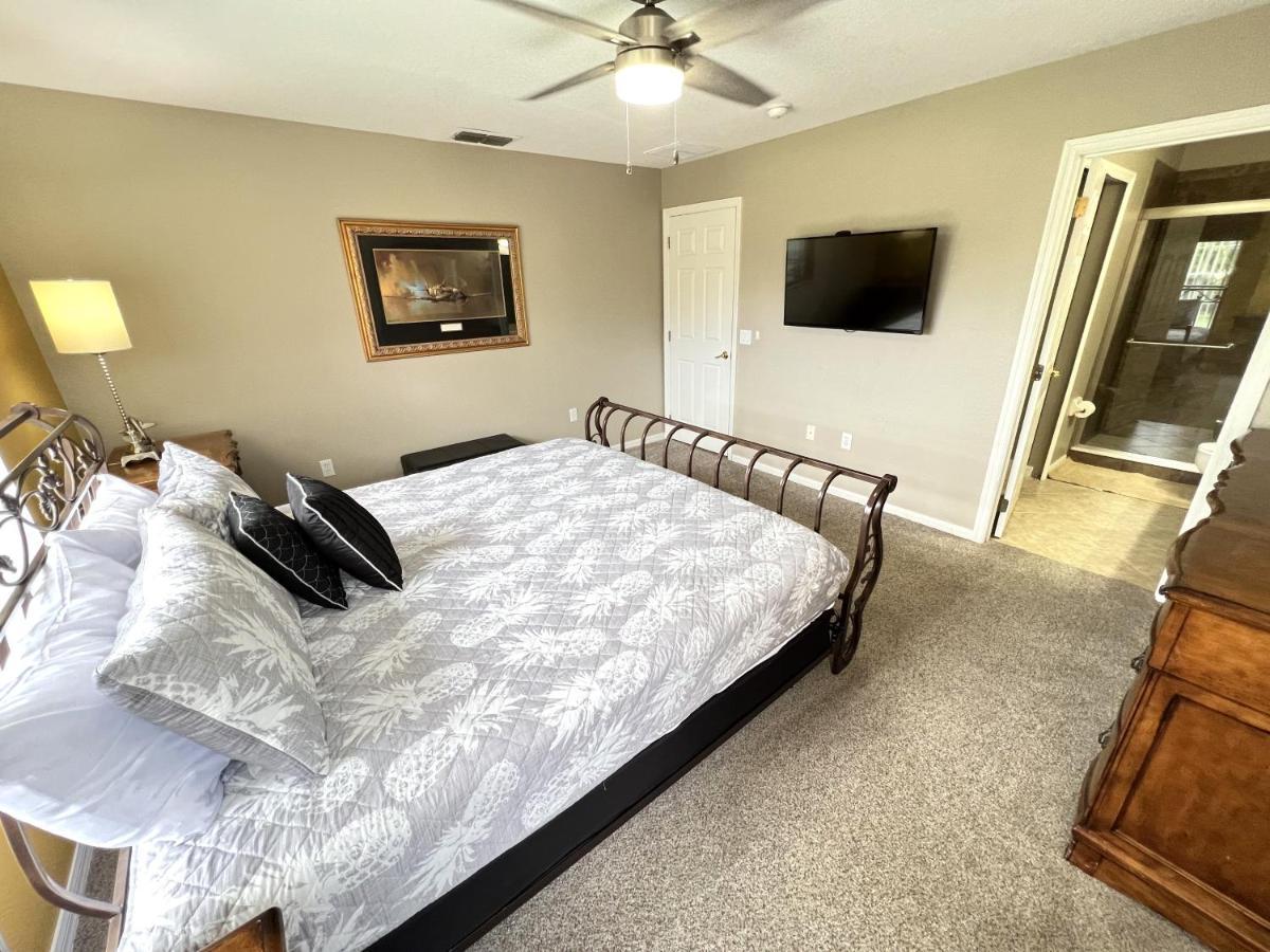 Mickeys Escape - Magical Lakeview 7Br - 4 Master Suites Pool & Hot Tub Bbq Home Theater And 2 Miles Disney! Orlando Ngoại thất bức ảnh